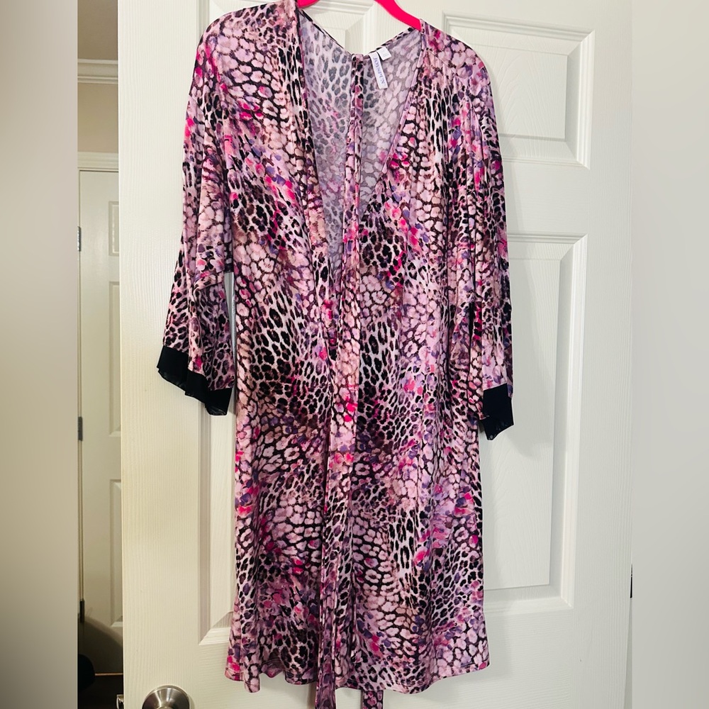 Chic Pink Leopard Print Women's Robe